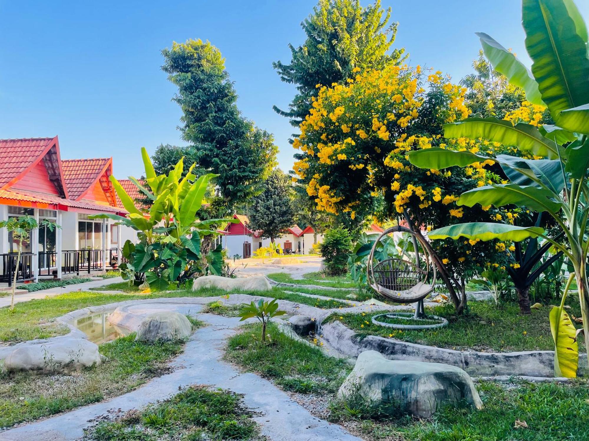 Jungle Paradise Vangvieng - Bungalows Vang Vieng Exterior photo